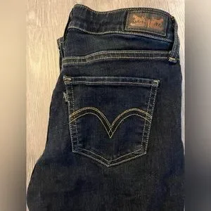 Levi s 535 women s jeans. Size 25 women s. Dark blue